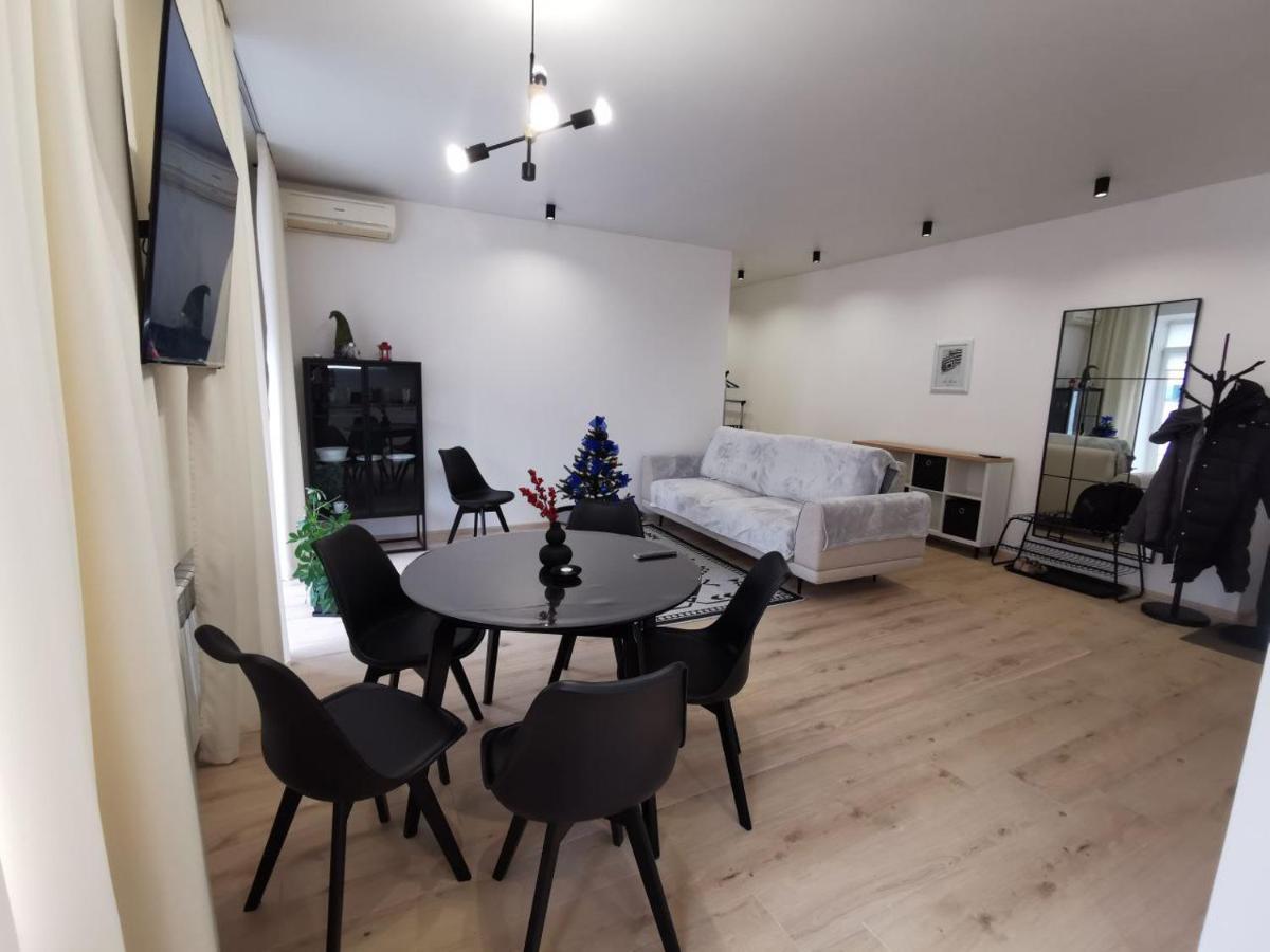 Soborna Apartment Ривне Екстериор снимка
