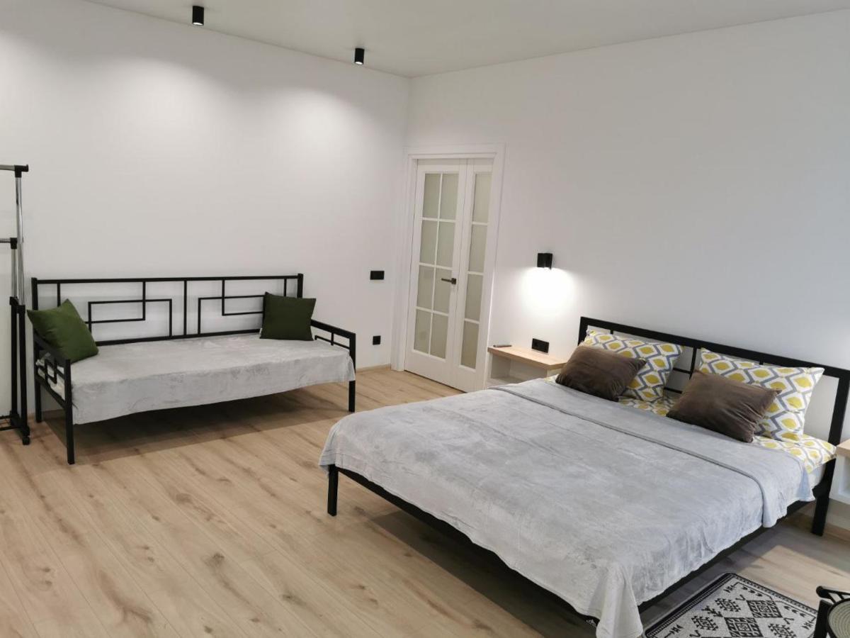 Soborna Apartment Ривне Екстериор снимка