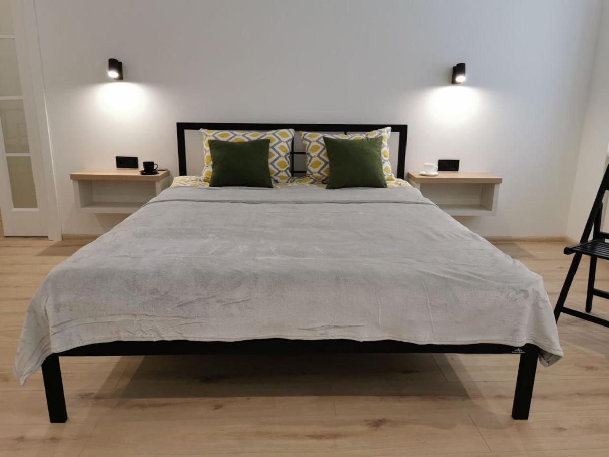 Soborna Apartment Ривне Екстериор снимка