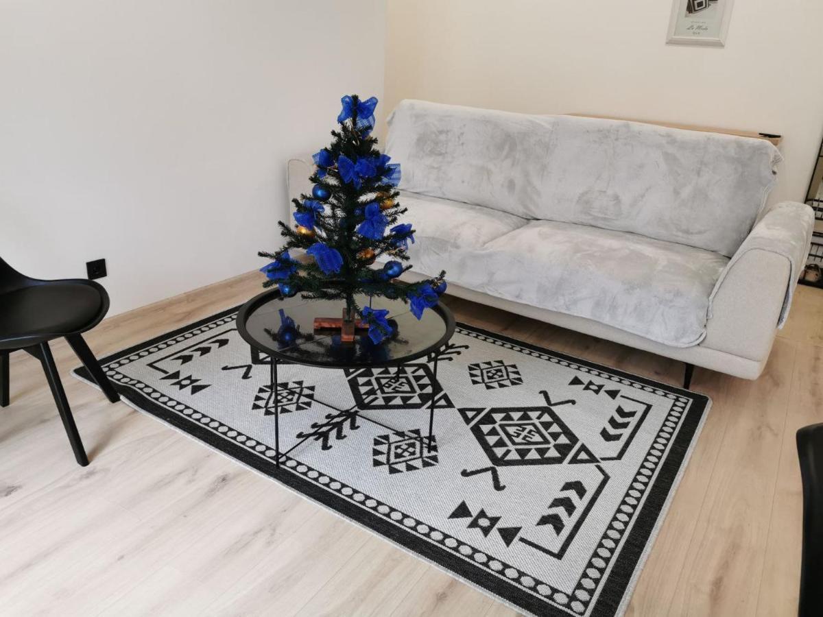 Soborna Apartment Ривне Екстериор снимка