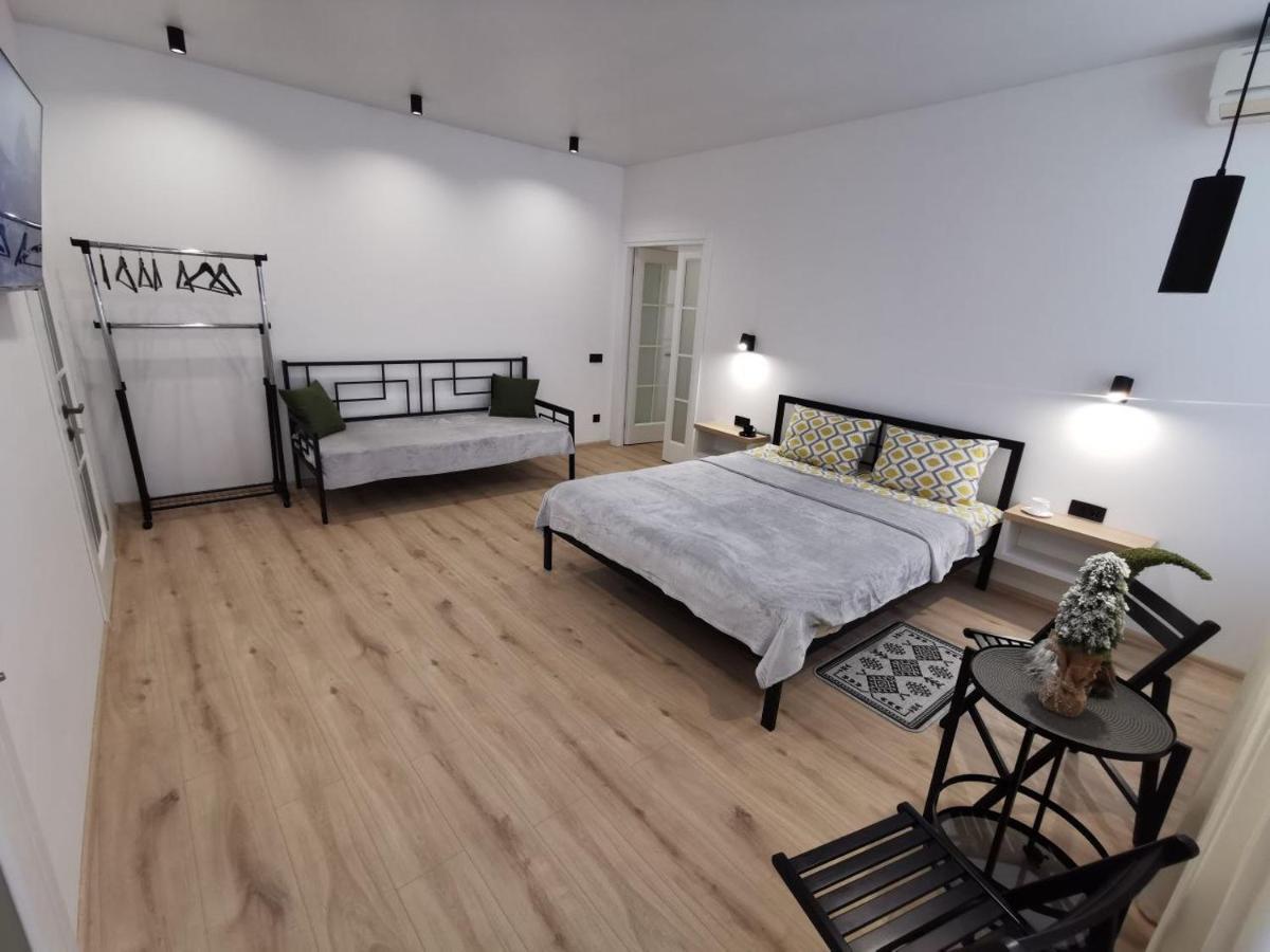 Soborna Apartment Ривне Екстериор снимка
